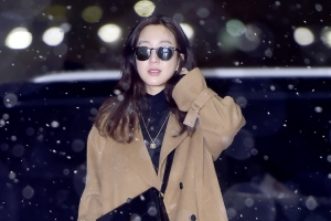 정려원, ‘2018 MAMA’ 참석차 홍콩 출국 “눈 뚫고 나오는 미모”