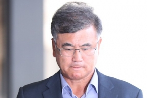 “한쪽 눈 거의 실명” 김학현 前공정위 부위원장 보석 석방