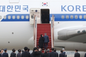 ‘대통령 전용기 대북제재 대상’ 보도에 청와대 “사실무근”