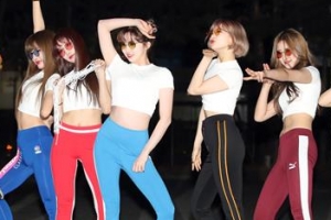 [포토] 네이처, 강추위 속 파격 ‘레깅스 패션’
