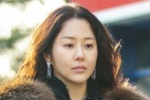 ‘조들호2’ 고현정, 염탐하는 모습 포착 ‘차가운 눈빛’