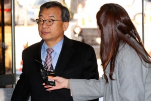 ‘세월호 보도개입’ 이정현 1심 집유…“권력의 간섭 허용 안 돼”