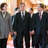 [서울포토] 확대경제장관회의 참석하는 문 대통령과 경제·사회 부총리