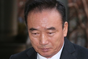 ‘여성 직원 위력 성추행’ 前호식이두마리치킨 회장 유죄 확정