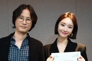 ‘빙의’ 송새벽X고준희, 첫 대본리딩 현장 공개 “순식간에 빙의된 눈빛”