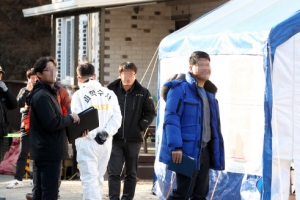 사고난 강릉 펜션 보일러 돌려보니…연통 사이로 연기 다량 발생