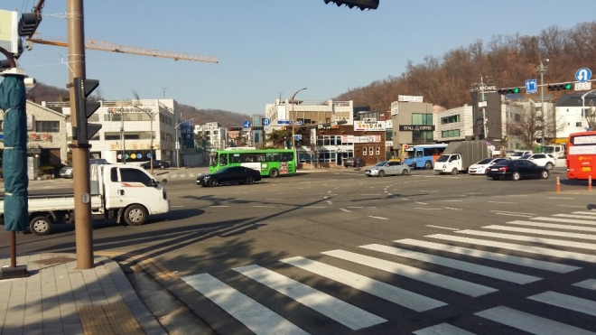 3기 신도시로 지정된 경기도 과천시 과천동 4호선 선바위역 부근 선암사거리 전경.