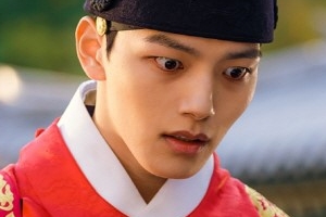 ‘왕이 된 남자’ 여진구X이세영 스틸 공개, 위태로운 관계의 두 사람