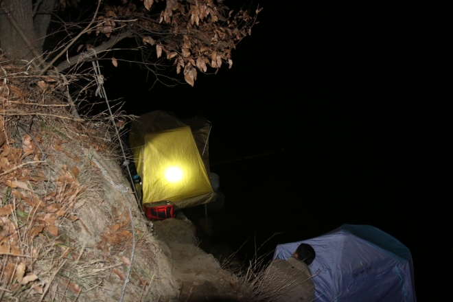 40대 낚시객 텐트안에서 부탄가스 난방기구 켜고 자다 사망