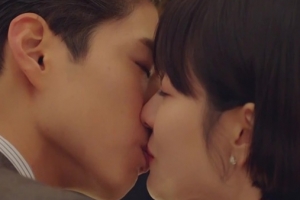 ‘남자친구’ 송혜교♥박보검, 새해 함께 맞이한 로맨틱 키스