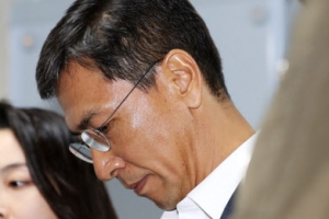 [포토] ‘항소심 첫 공판’ 안희정 법정 출석