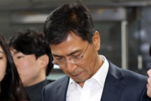 안희정 항소심…검찰 “권력형 성폭력”vs 변호인 “도덕적 비난과 범죄는 별개”