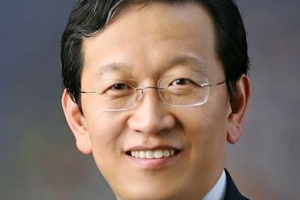 전 청와대 특감반원 김태우수사관, 석동현변호사 선임