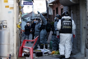 [포토] 천호동 성매매업소 화재 2차 합동감식