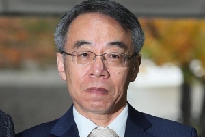 임종헌 첫 재판 파행… 시간벌기 전략인가