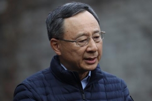‘배임 혐의’ 황창규 KT 회장 밤샘 조사…혐의 대체로 부인