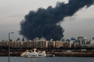 청담동 화재 진화 완료…스티로폼 불붙어 연기·냄새 진동