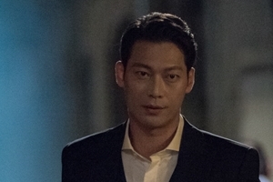 ‘알함브라 궁전의 추억’ 박훈, 등장만 하면 ‘벌벌’ 압도적 존재감