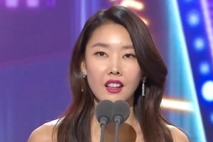 한혜진, 결별설 씻은 ‘MBC 연예대상’ 수상 소감 ‘전현무 반응은?’