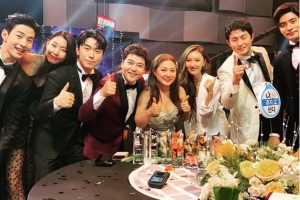 기안84-이시언, ‘대상 불발’ 박나래 응원..조명 꺼져도 빛나는 우정