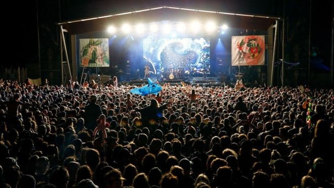 호주 빅토리아주 폴스 페스티벌 주최측이 콘서트 참가자들에게 오렌지색 알약을 조심하라는 경고 메시지를 발송했다. 사진은 지난해 공연 모습.  AFP 자료사진