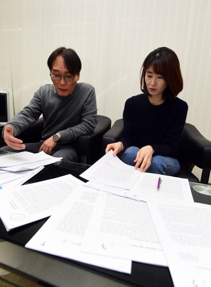 심사위원 정홍수(왼쪽)·조연정(오른쪽) 문학평론가.  정연호 기자 tpgod@seoul.co.kr