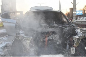 서울 강변북로에서 BMW 520d 화재…인명 피해 없어