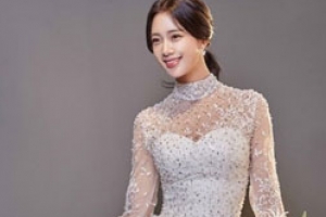 클라라 결혼, S라인 몸매 뽐낸 웨딩화보 공개 ‘빛나는 1월의 신부’