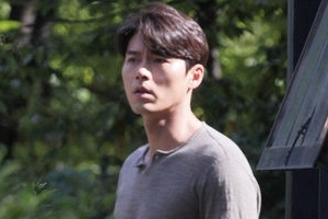 ‘알함브라 궁전의 추억’ 현빈, 쓸쓸함 가득한 애절 눈빛