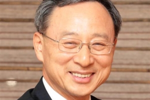 이철희 “KT 황창규, 20억 들여 정관계·군 로비” 명단 공개