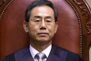 ‘중도 성향’ 첫 변호사 출신 행정처장…조직 안정·사법개혁 두 토끼 잡을까