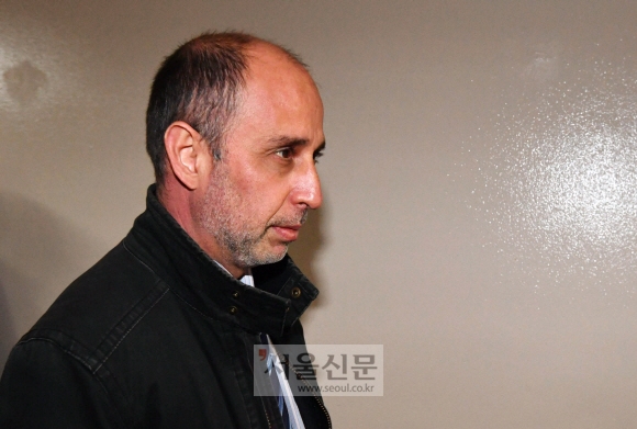 [서울포토] 접견실 들어가는 유엔 북한인권 특별보고관