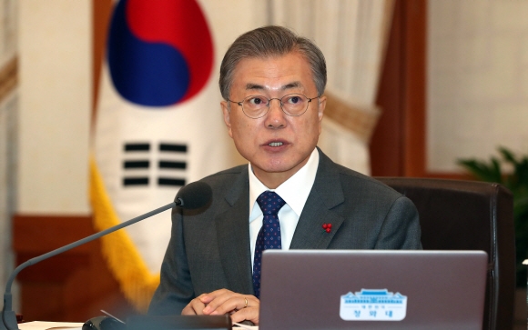 문재인 대통령이 8일 오전 청와대에서 열린 국무회의를 주재하고 있다. 2019. 1. 8 도준석 기자 pado@seoul.co.kr