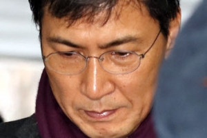 檢, 안희정 2심도 4년 구형… “권력형 성범죄”