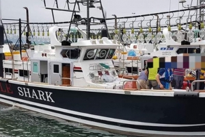 통영 욕지도 인근 해상에서 14명 탄 어선 전복돼 3명 실종, 구조된 11명 가운데 2명은 의식불명