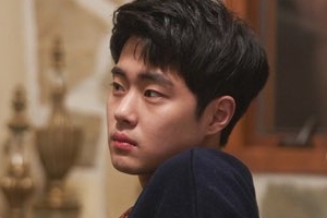 ‘SKY 캐슬’ 조병규, 반전 미소 포착 ‘알 수 없는 두 얼굴’