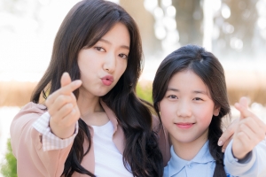 “세젤예 자매”…‘알함브라 궁전의 추억’ 이레, 박신혜와 투샷 공개