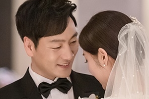 박해수 결혼식 사진 공개..♥ 신부 향한 ‘꿀 떨어지는 눈빛’