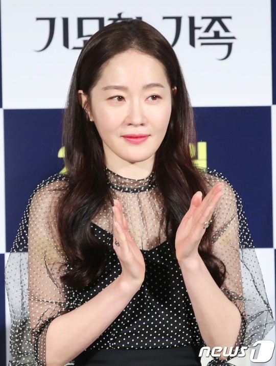 ‘기묘한 가족’ 엄지원