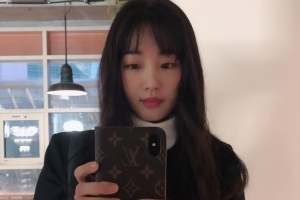 “거꾸로 흐르는 시간” 김사랑, 한층 더 어려진 미모 ‘비결은 앞머리?’