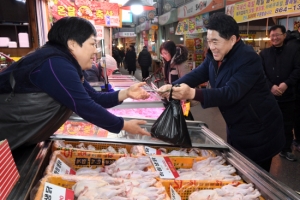 [현장 행정] 관악 사업체 84%가 영세상인… 서민들 살맛나게 골목 살린다