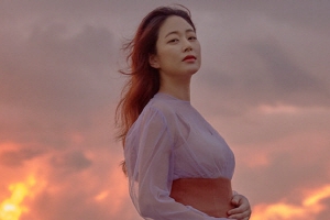 “아름다운 D라인” 김효진, 하와이서 뽐낸 여신 자태 ‘아들과 함께’