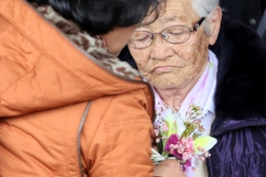 [포토] ‘진실’의 상징 나리꽃…제주 4·3 수형 피해자 사실상 무죄