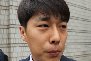 김동성, ‘친모 청부살해 계획’ 여교사와 내연관계 의혹