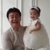 ‘소유진 ♥’ 백종원, 딸 품에 안은 아빠의 미소 ‘행복 그 자체’