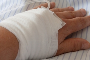 찜질방 손님 음료수에 진정제 탄 60대 ‘징역형’