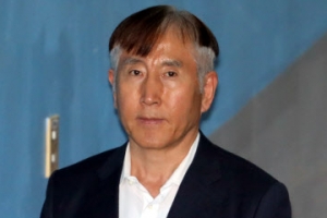 [포토] ‘여유있는’ 조현오 전 경찰청장, 법정으로