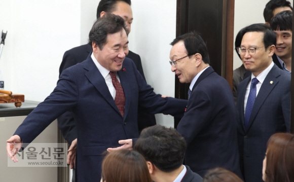 2일 국회에서 새해 첫 고위 당정청 회의가 열려 현안에 대하여 논의했다. 2019.1.22. 김명국선임기자 daunso@seoul.co.kr