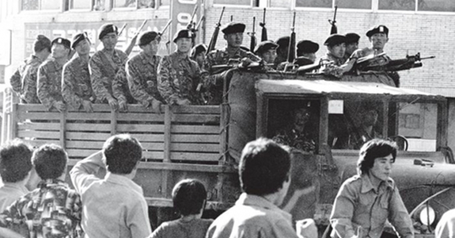1979년 부마항쟁 당시 경남 마산에서 이동 중인 공수부대. 2017.3.26 연합뉴스 자료사진
