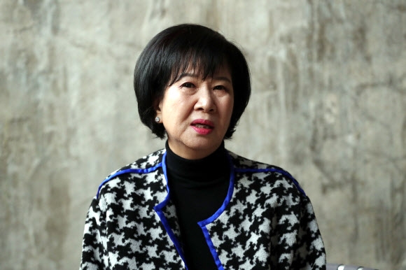 목포에서 현장 기자회견하는 손혜원